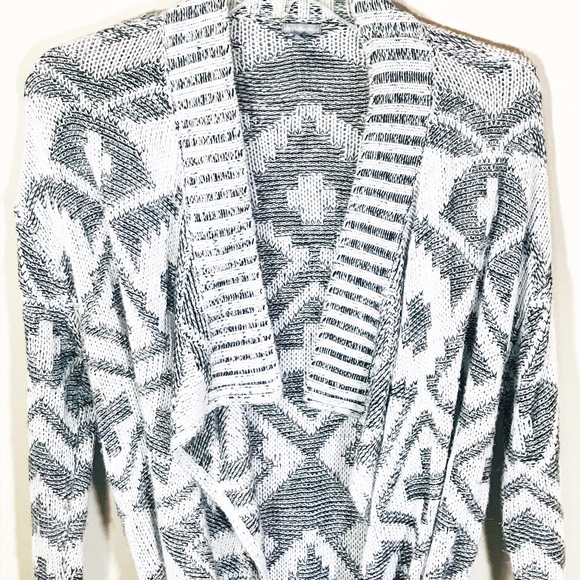 Charlotte Russe Duster Cardigan Aztec Black White - Picture 2 of 6